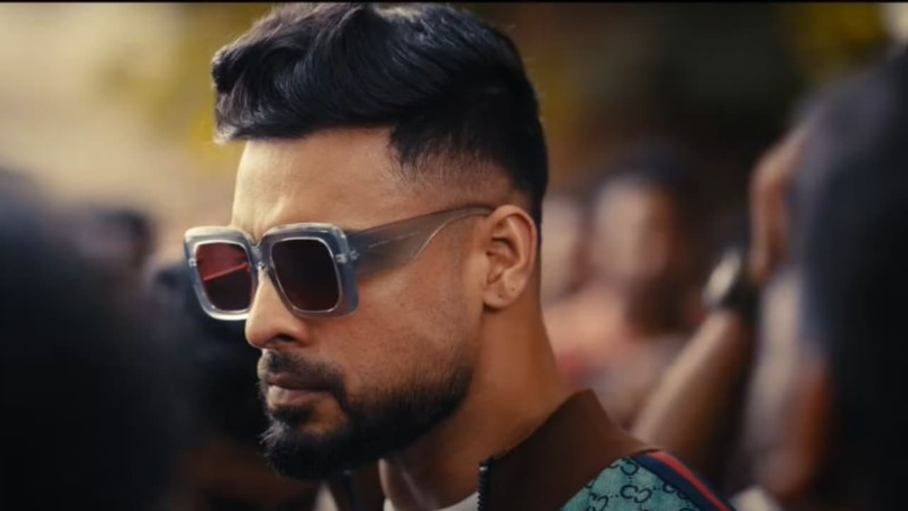 'തല്ലുമാല'യ്ക്ക് വന് പ്രതികരണം; അഡ്വാന്സ് റിസര്വേഷനിലൂടെ മാത്രം ഒരു കോടി? 'തല്ലുമാല'യ്ക്ക് വന് പ്രതികരണം; അഡ്വാന്സ് റിസര്വേഷനിലൂടെ മാത്രം ഒരു കോടി?