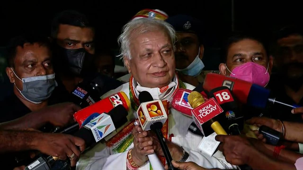 ഓർഡിനൻസുകൾ തുടരെ പുതുക്കുന്നത് ഭരണഘടനാ വിരുദ്ധം, സഭ വിളിച്ചു ചേർത്തത് നന്നായി: ഗവർണർ ഓർഡിനൻസുകൾ തുടരെ പുതുക്കുന്നത് ഭരണഘടനാ വിരുദ്ധം, സഭ വിളിച്ചു ചേർത്തത് നന്നായി: ഗവർണർ