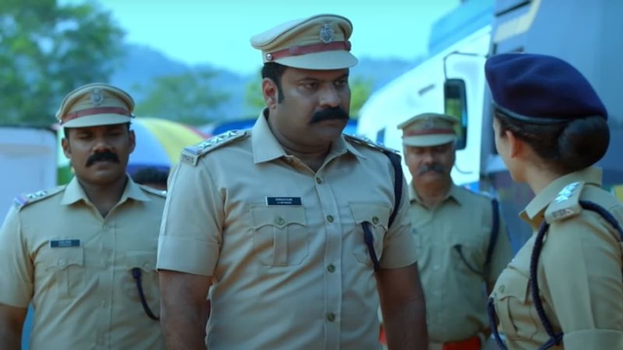 ടിനി ടോമിന്‍റെ 'സിഐ സോമന്‍ നായരെ' തിരുത്തുന്ന 'എഎസ്‍പി'; പാപ്പന്‍ സക്സസ് ടീസര്‍