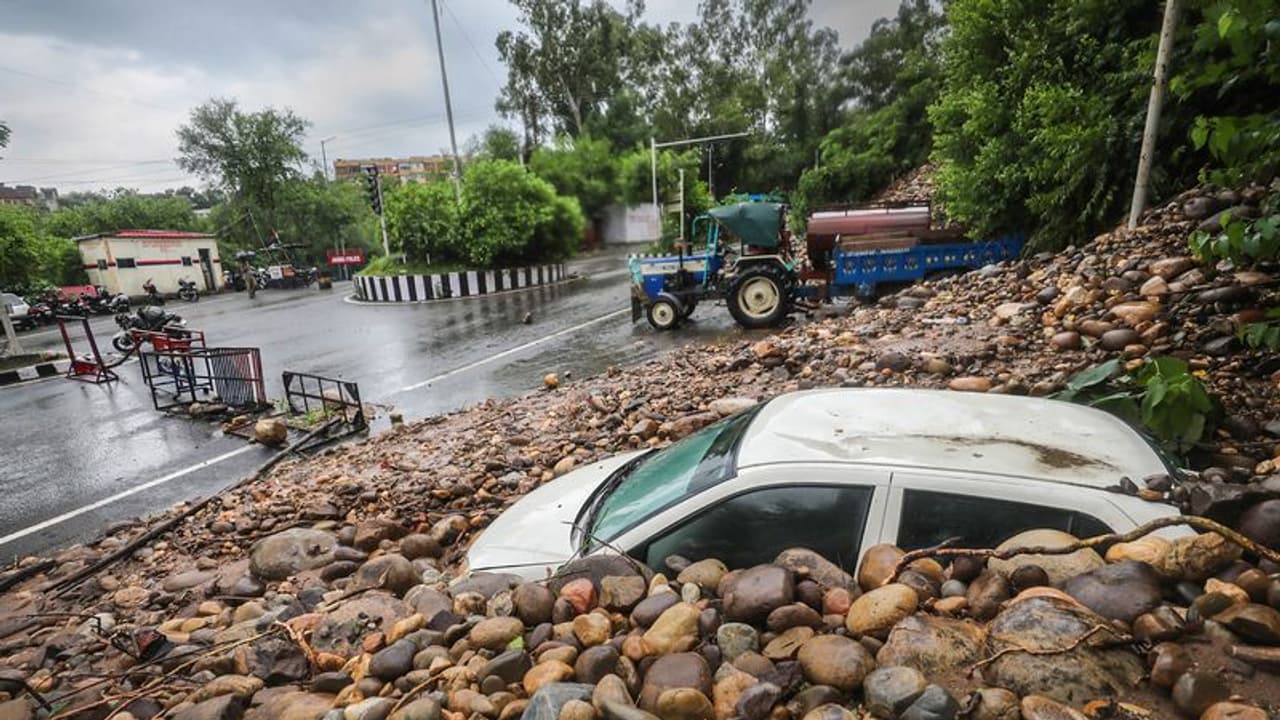Monsoon Update: देश के कई राज्यों में फिर से भारी बारिश की चेतावनी, जानिए मौसम विभाग की भविष्यवाणी