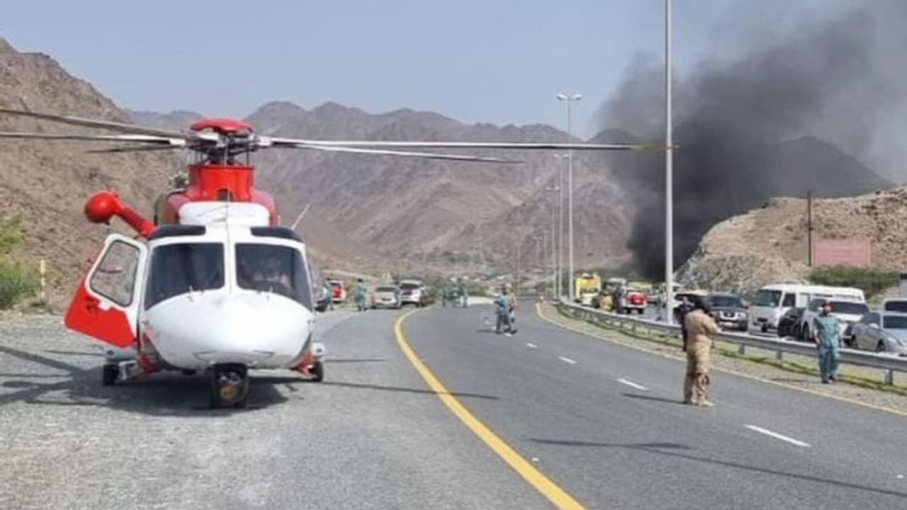 യുഎഇയില് എണ്ണ ടാങ്കറിന് തീപിടിച്ച് ഏഴ് പേര്ക്ക് പരിക്കേറ്റു യുഎഇയില് എണ്ണ ടാങ്കറിന് തീപിടിച്ച് ഏഴ് പേര്ക്ക് പരിക്കേറ്റു