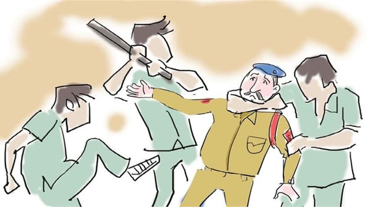 हरदोई में ग्रामीणों ने पुलिस पर बोला जानलेवा हमला, डायल 112 चालक समेत तीन कर्मी गंभीर रूप से घायल