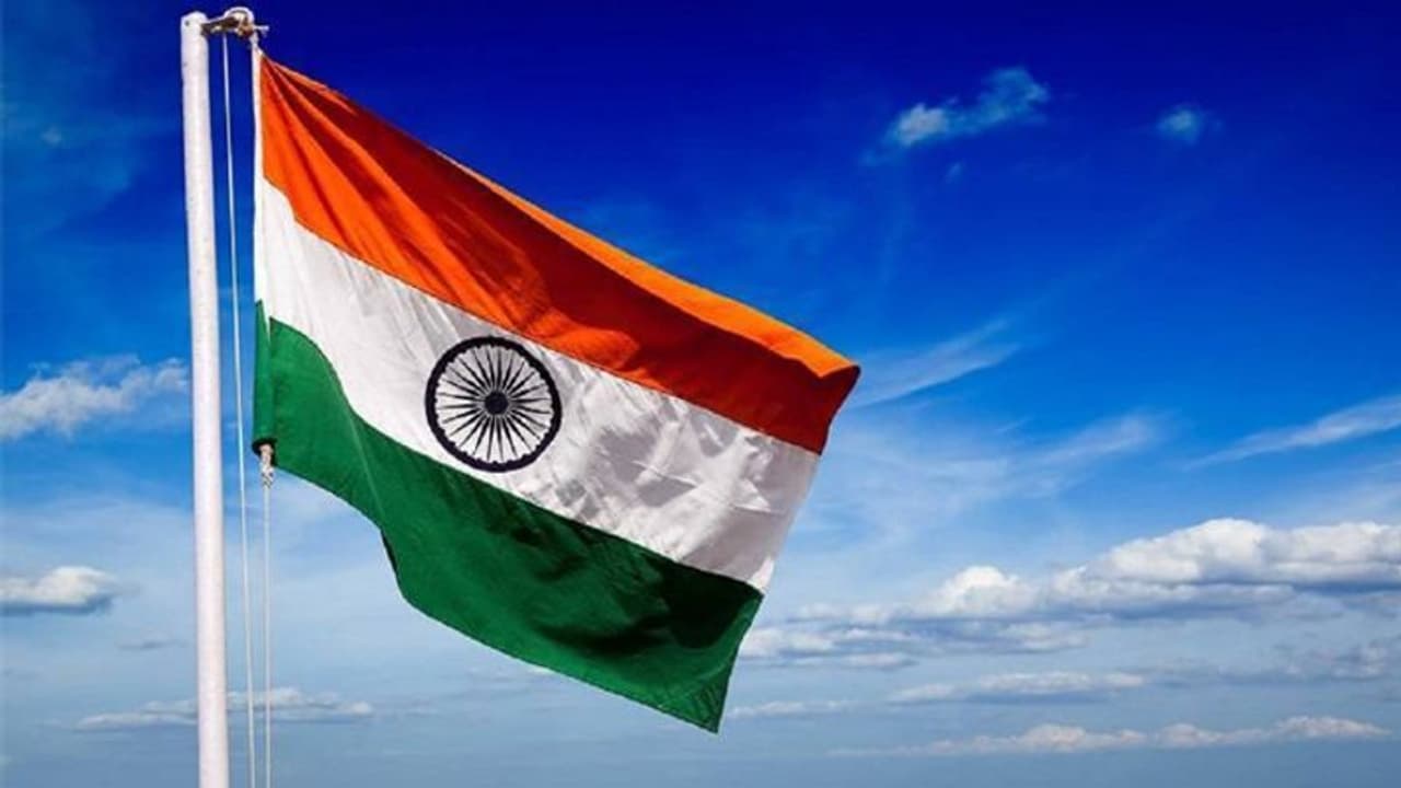 Har Ghar Tiranga Campaign: तिरंगे में दिखेगी आपकी तस्वीर, करना होगा ये छोटा सा काम Har Ghar Tiranga Campaign: तिरंगे में दिखेगी आपकी तस्वीर, करना होगा ये छोटा सा काम