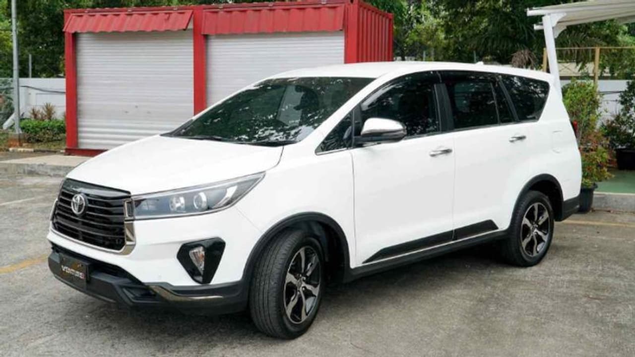 സംസ്ഥാനത്തെ പത്ത് മന്ത്രിമാർക്കായി പത്ത് പുത്തൻ ഇന്നോവ ക്രിസ്റ്റകൾ വാങ്ങും; 3.22 കോടി രൂപ അനുവദിച്ചു സംസ്ഥാനത്തെ പത്ത് മന്ത്രിമാർക്കായി പത്ത് പുത്തൻ ഇന്നോവ ക്രിസ്റ്റകൾ വാങ്ങും; 3.22 കോടി രൂപ അനുവദിച്ചു