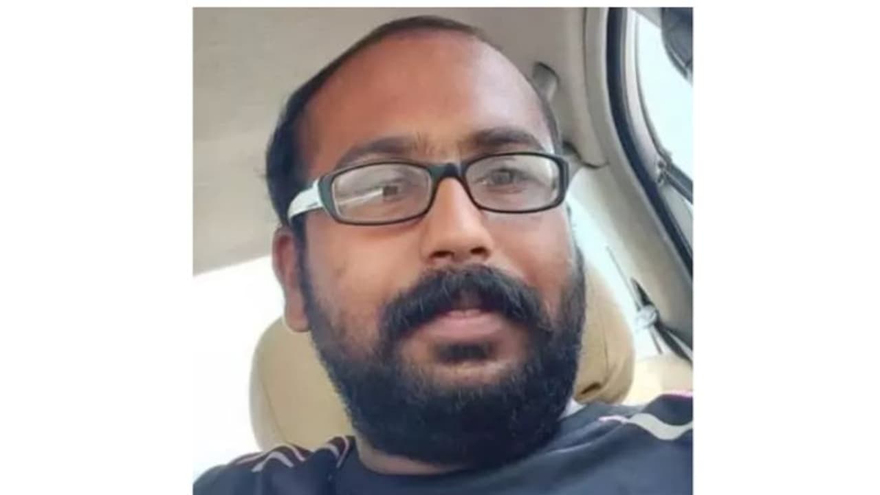 പ്രവാസി മലയാളി യുവാവ് വാഹനാപകടത്തില് മരിച്ചു പ്രവാസി മലയാളി യുവാവ് വാഹനാപകടത്തില് മരിച്ചു