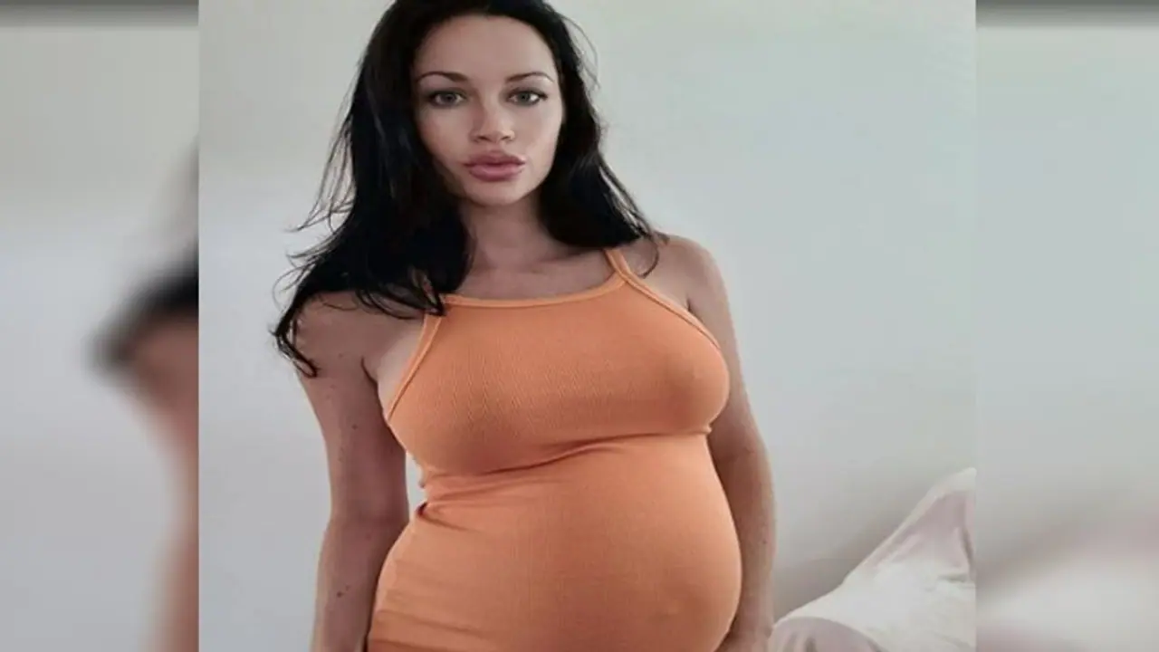  शराब के नशे में एक्स टीचर ने छात्र के साथ बनाए संबंध, अब बनने जा रही है स्टूडेंट के बच्चे की 'मां'