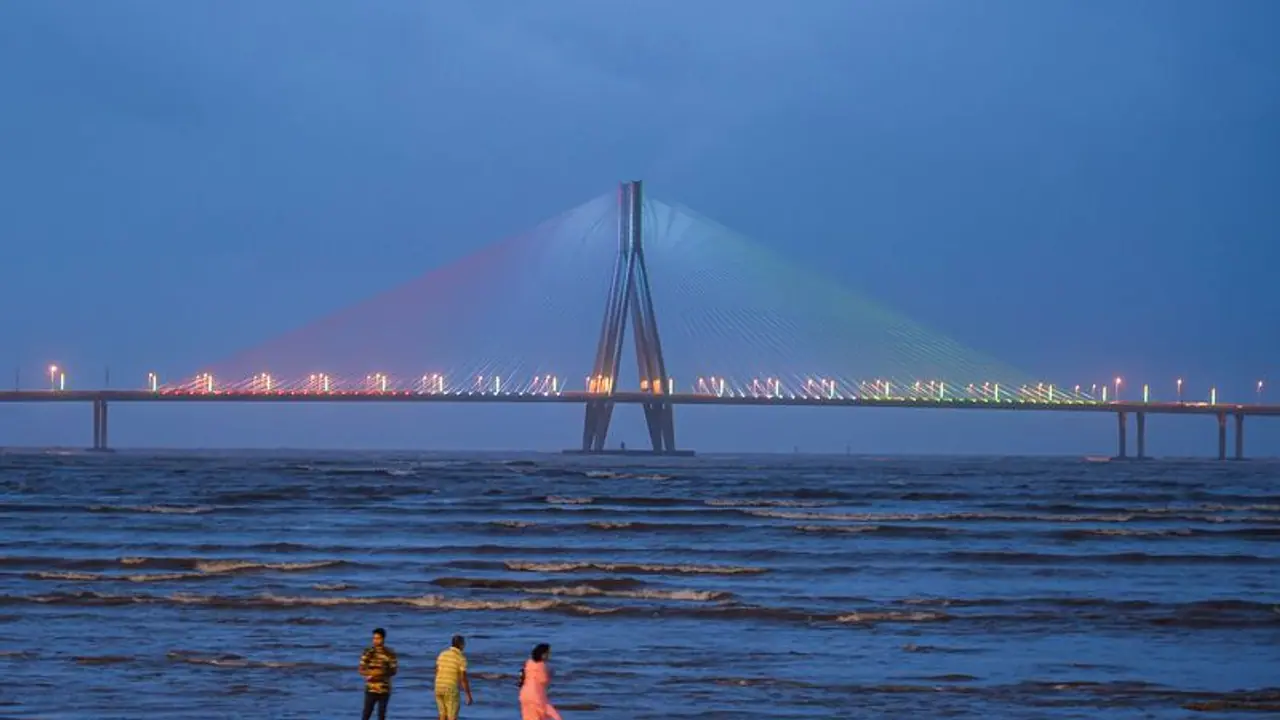 Mumbai Police impose curfew till Jan 2 to ensure peace; here's what is not allowed Mumbai Police impose curfew till Jan 2 to ensure peace; here's what is not allowed