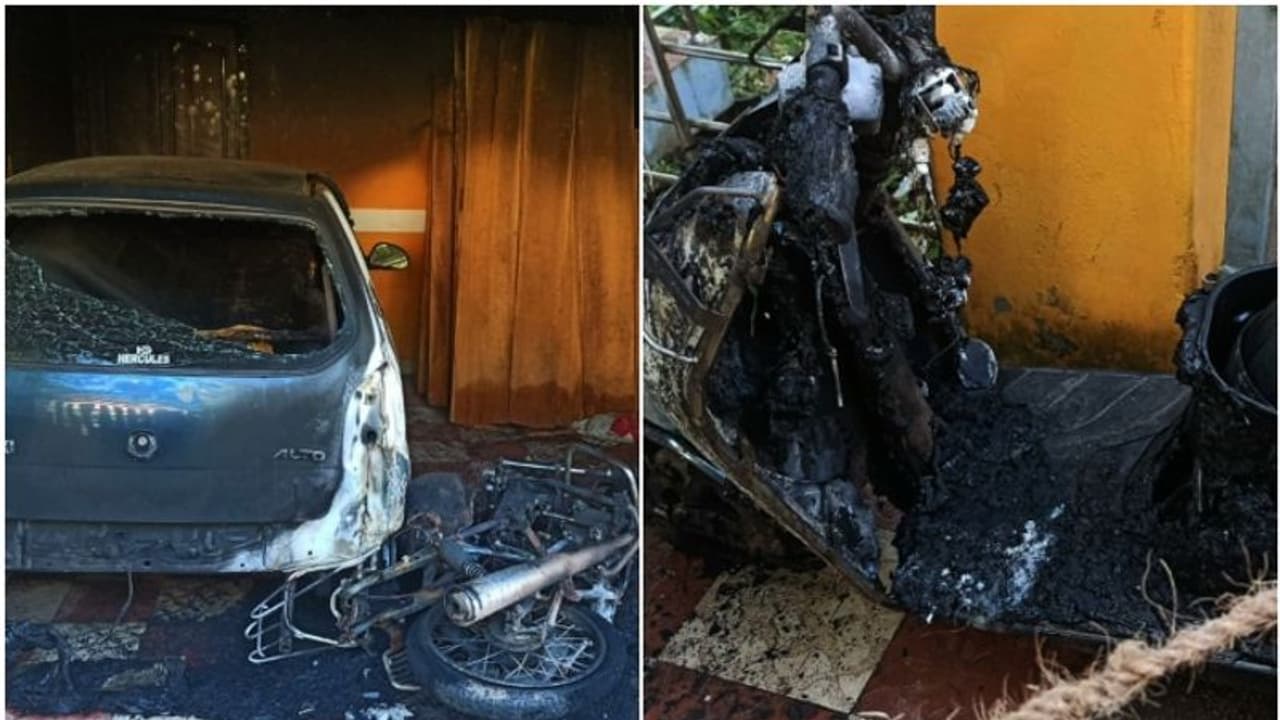 യുവമോര്ച്ച നേതാവിന്റെ വാഹനങ്ങൾ കത്തിച്ചു; അക്രമികളുടെതേന്ന് സംശയിക്കുന്ന ബൈക്ക് കണ്ടെത്തി യുവമോര്ച്ച നേതാവിന്റെ വാഹനങ്ങൾ കത്തിച്ചു; അക്രമികളുടെതേന്ന് സംശയിക്കുന്ന ബൈക്ക് കണ്ടെത്തി