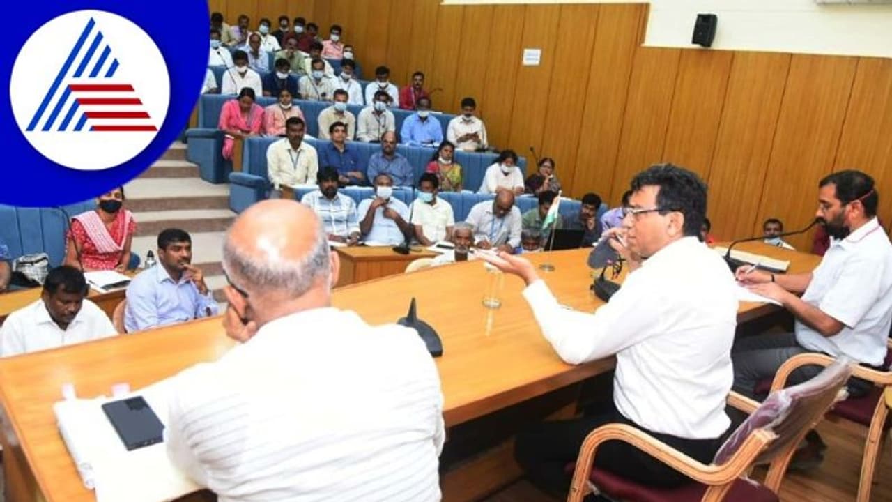  ಫುಟ್‌ಪಾತನ್ನು ಒಂದು ಬಾರಿ ತೆರವುಗೊಳಿಸಿ ಸುಮ್ಮನಿರಬೇಡಿ: ತುಷಾರ್‌ ಸೂಚನೆ