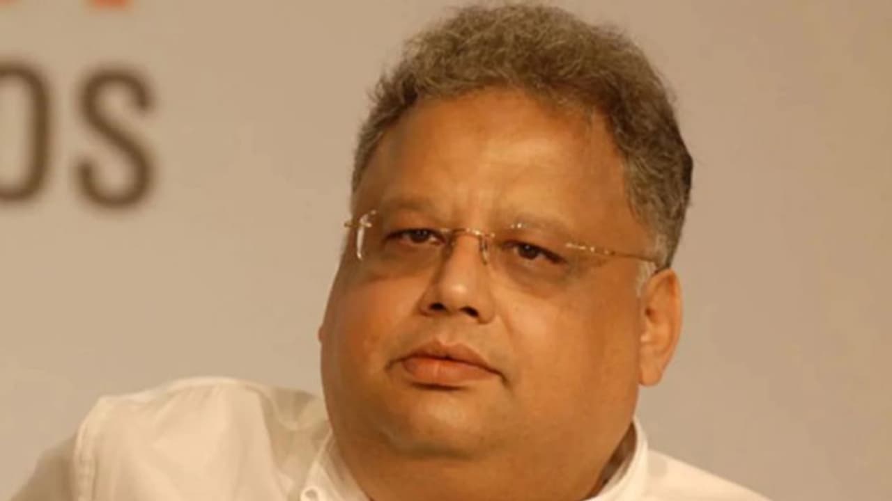 ഇന്ത്യൻ ഓഹരി വിപണിയിലെ 'അദ്ഭുത മനുഷ്യൻ'; രാകേഷ് ജുൻജുൻവാലയെ കുറിച്ചുള്ള 10 കാര്യങ്ങൾ