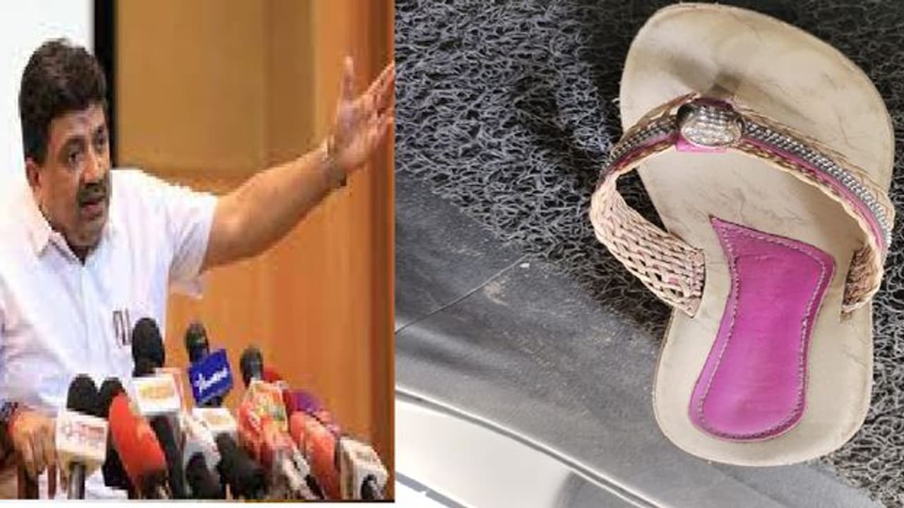 பாஜகவினர் நுழைந்தது எப்படி..? அந்த செருப்பு பத்திரமாக இருக்கிறது.. புகைப்படத்தை வெளியிட்டு பிடிஆர் ட்வீட் பாஜகவினர் நுழைந்தது எப்படி..? அந்த செருப்பு பத்திரமாக இருக்கிறது.. புகைப்படத்தை வெளியிட்டு பிடிஆர் ட்வீட்