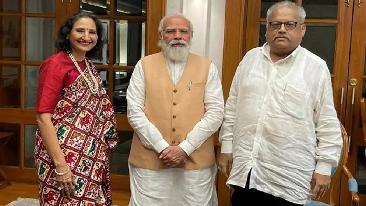 मुड़ी तुड़ी शर्ट पहनकर नरेंद्र मोदी से मिलने चले गए थे झुनझुनवाला, PM से लेकर वित्त मंत्री तक ने किया याद मुड़ी तुड़ी शर्ट पहनकर नरेंद्र मोदी से मिलने चले गए थे झुनझुनवाला, PM से लेकर वित्त मंत्री तक ने किया याद