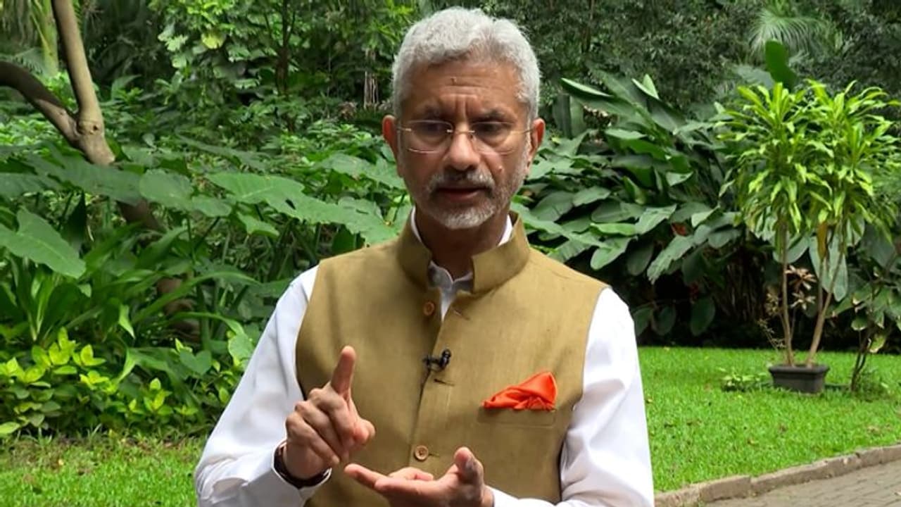 అమెరికాలో రెస్టారెంట్ కి భారత విదేశాంగ మంత్రి.. అక్కడ ఏం జరిగిందంటే..! అమెరికాలో రెస్టారెంట్ కి భారత విదేశాంగ మంత్రి.. అక్కడ ఏం జరిగిందంటే..!