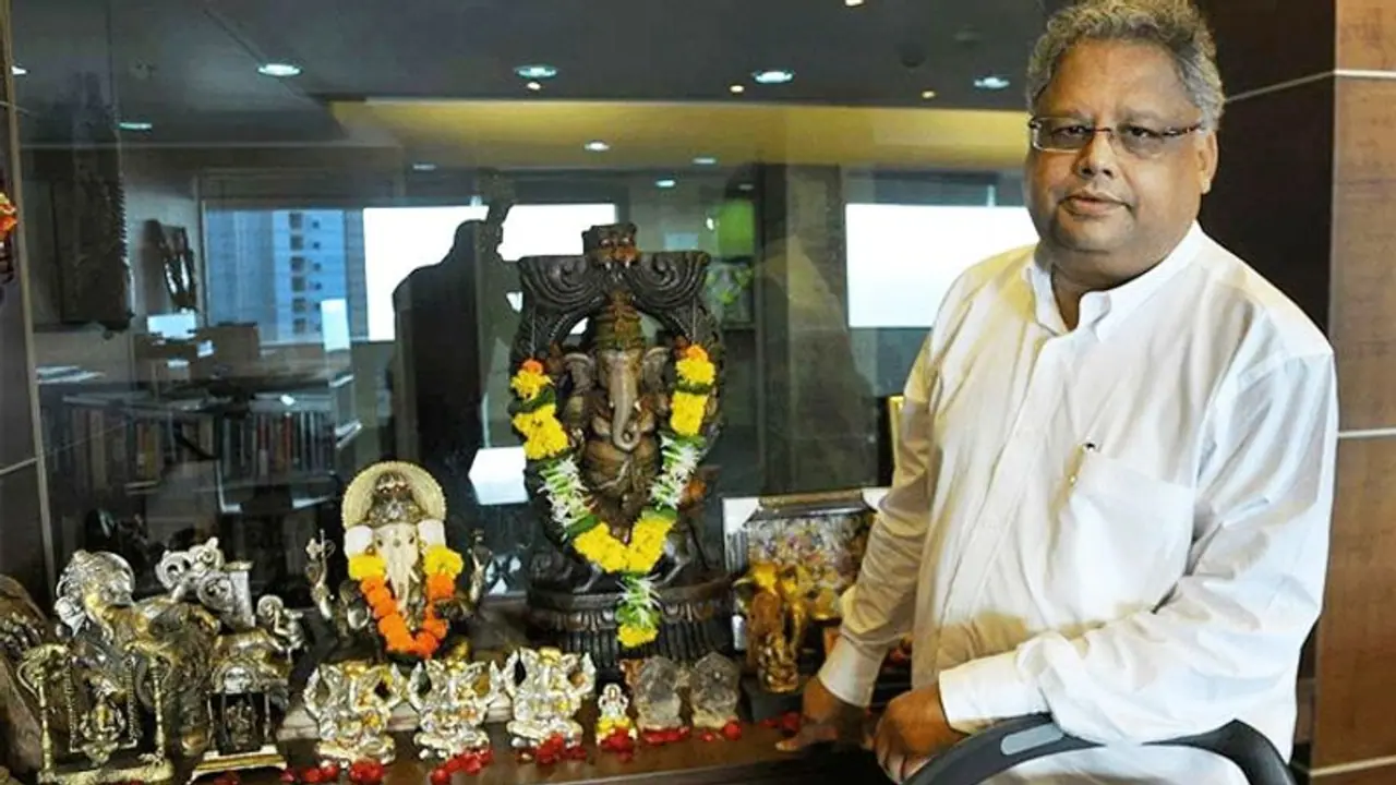 টাইটান কোম্পানির শেয়ার কোটিপতি করে দিয়েছিল দালাল স্ট্রিটের বিগ বুল রাকেশ ঝুনঝুনওয়ালাকে টাইটান কোম্পানির শেয়ার কোটিপতি করে দিয়েছিল দালাল স্ট্রিটের বিগ বুল রাকেশ ঝুনঝুনওয়ালাকে