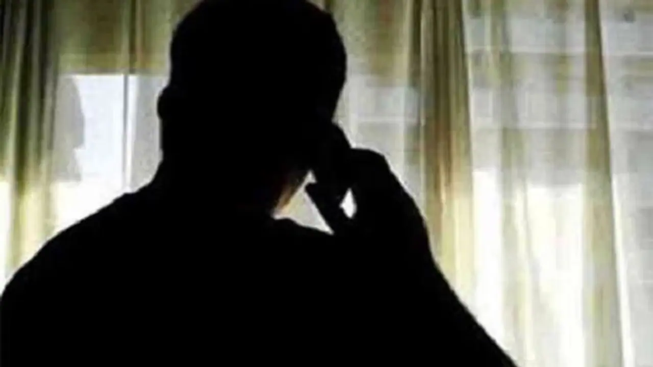 आगरा में मेट्रोमोनियल साइट से युवती की प्रोफाइल चोरी कर साइबर अपराधियों ने खेला बड़ा खेल, जानिए पूरा मामला आगरा में मेट्रोमोनियल साइट से युवती की प्रोफाइल चोरी कर साइबर अपराधियों ने खेला बड़ा खेल, जानिए पूरा मामला