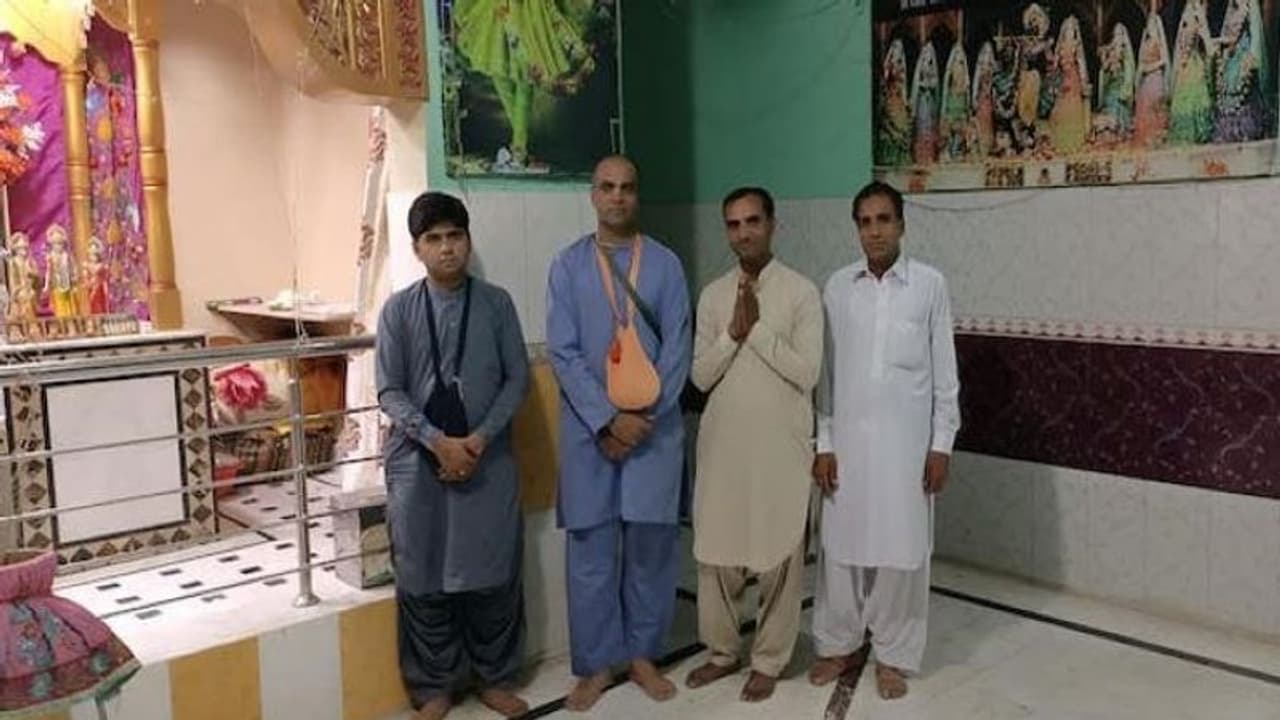 जानिए पाकिस्तान में कैसी है मंदिरों की हालत, किन शहरों में अब भी मनाई जाती है श्रीकृष्णा जन्माष्टमी जानिए पाकिस्तान में कैसी है मंदिरों की हालत, किन शहरों में अब भी मनाई जाती है श्रीकृष्णा जन्माष्टमी