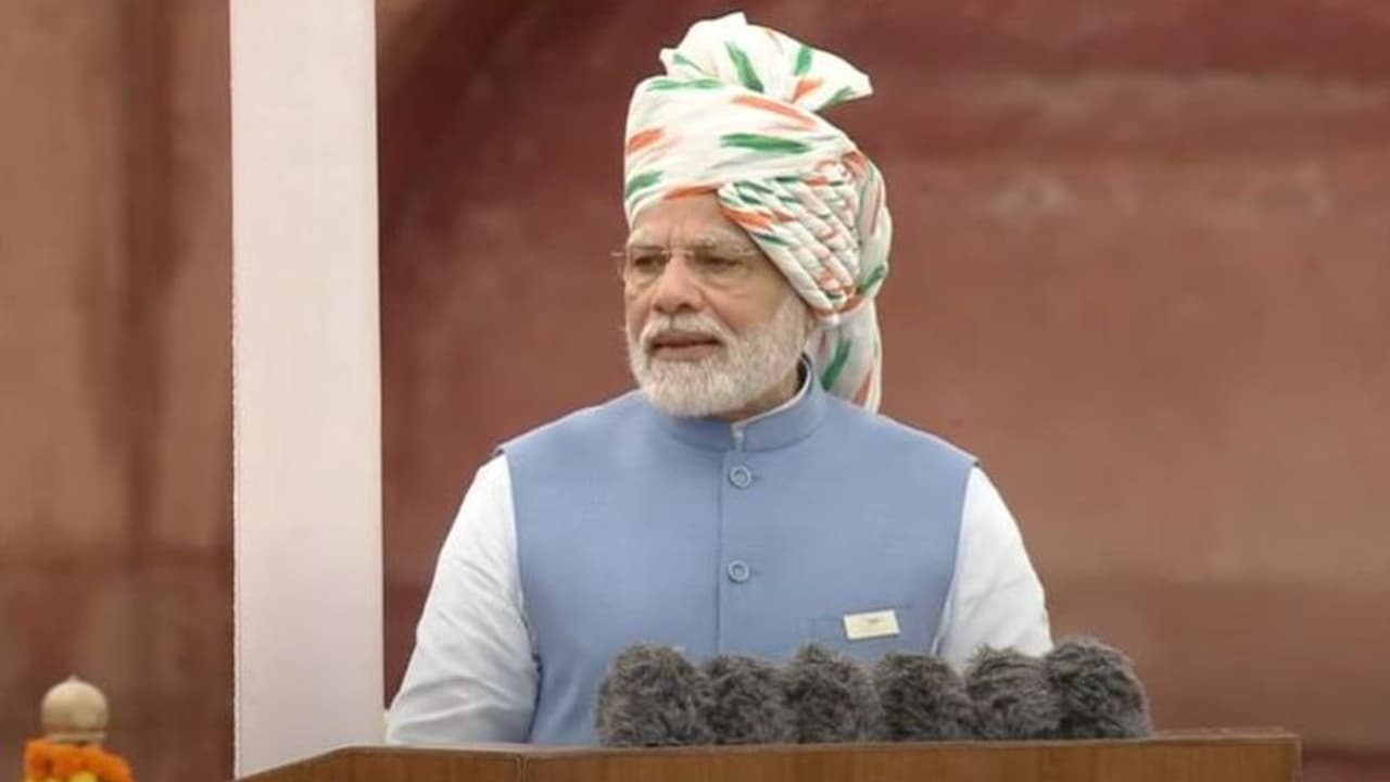 independence day: டெல்லி செங்கோட்டை அணிவகுப்பில், முதல்முறையாக ‘மேட் இன் இந்தியா’ துப்பாக்கி மூலம் மரியாதை