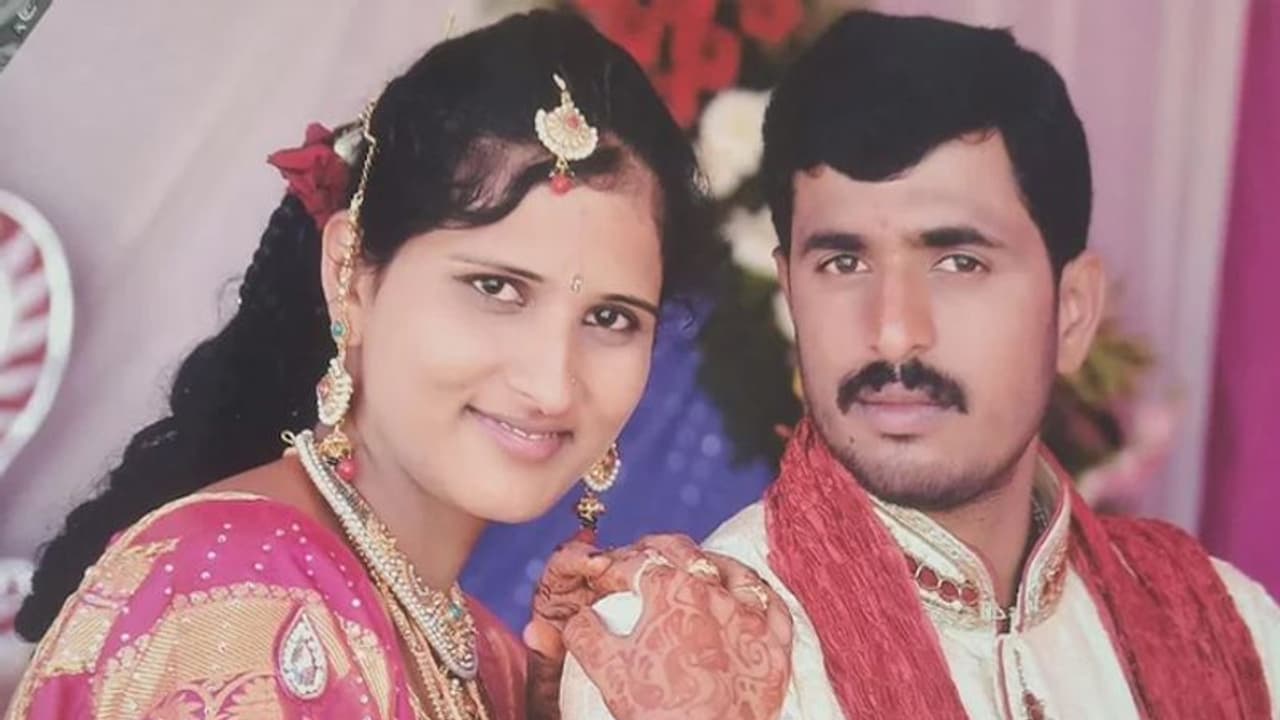 कोर्ट में साथ रहने पर हुए राजी, बाहर निकलते ही पति बन गया शैतान अनाथ हो गई मासूम कोर्ट में साथ रहने पर हुए राजी, बाहर निकलते ही पति बन गया शैतान अनाथ हो गई मासूम