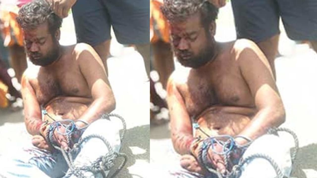 புருஷனை இழந்த நீ இப்படி செய்யறது தப்புமா! மகளுக்கு அட்வைஸ் செய்த பெற்றோர்.. ஆத்திரத்தில் வாலிபர் செய்த பகீர்.! புருஷனை இழந்த நீ இப்படி செய்யறது தப்புமா! மகளுக்கு அட்வைஸ் செய்த பெற்றோர்.. ஆத்திரத்தில் வாலிபர் செய்த பகீர்.!