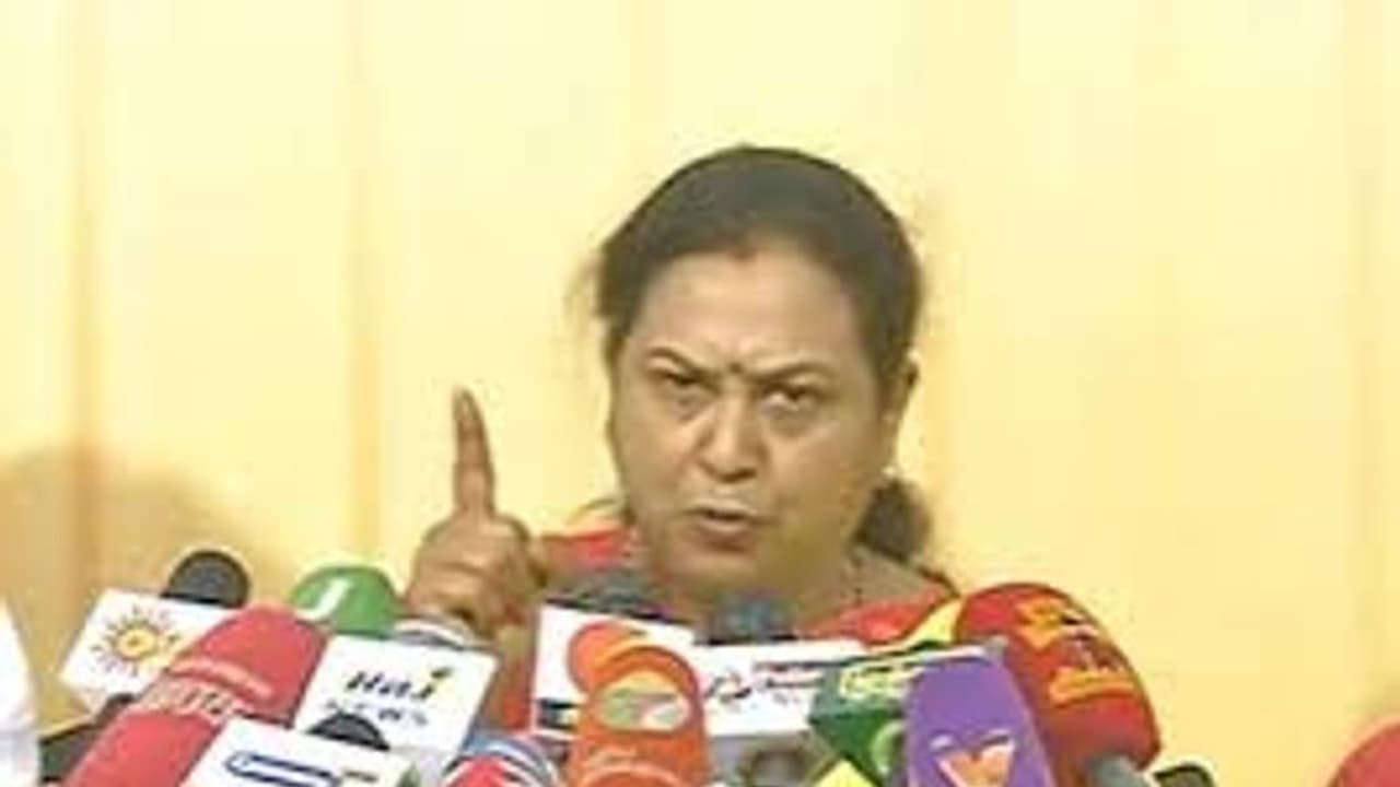 சட்டம் ஒழுங்கு சீராக இருந்தால் ஏன் பட்ட பகலில் வங்கியில் கொள்ளை..? ஸ்டாலினை பார்த்து எகிறும் பிரேமலதா.. சட்டம் ஒழுங்கு சீராக இருந்தால் ஏன் பட்ட பகலில் வங்கியில் கொள்ளை..? ஸ்டாலினை பார்த்து எகிறும் பிரேமலதா..