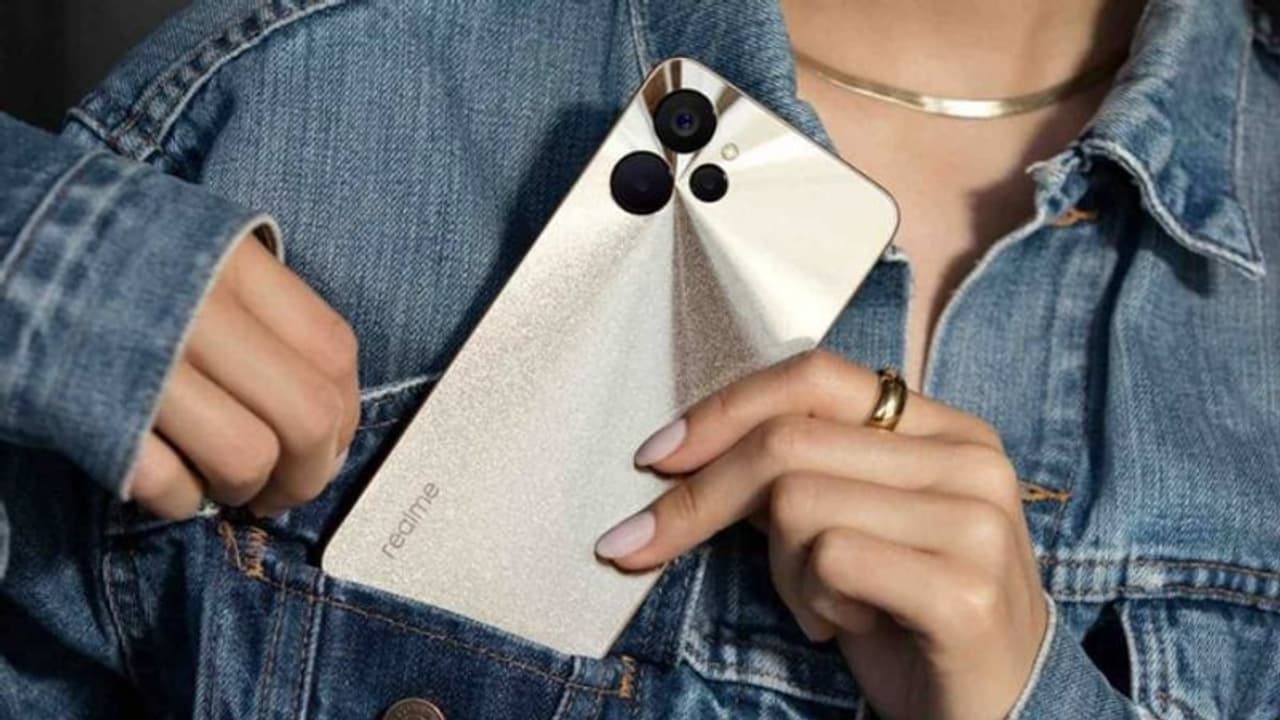 iPhone 13 जैसी डिजाइन वाला Realme 9i 5G स्मार्टफोन इस दिन होगा लॉन्च, लुक देखकर आप भी कहेंगे वाह iPhone 13 जैसी डिजाइन वाला Realme 9i 5G स्मार्टफोन इस दिन होगा लॉन्च, लुक देखकर आप भी कहेंगे वाह