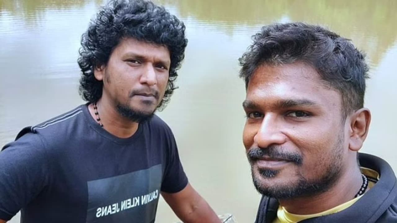 குலுகுலு இயக்குனருடன் கூலாக போஸ் கொடுத்த லோகேஷ் கனகராஜ் போட்டோவுடன் வந்த தளபதி 67 அப்டேட்