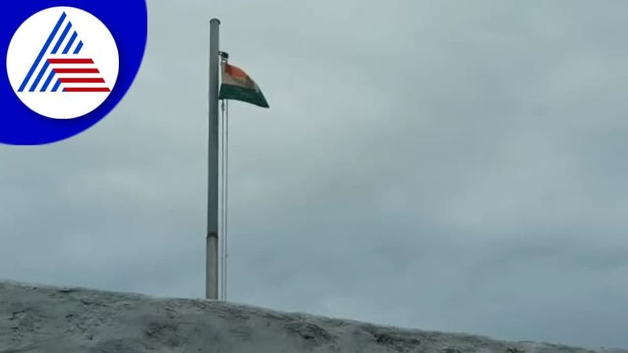 ವಿಜಯಪುರದಲ್ಲಿ 75 ವರ್ಷದ ಹಳೆಯ ಧ್ವಜ ಆರೋಹಣ: ಸ್ವಾತಂತ್ರ್ಯ ಸಿಕ್ಕ ದಿನ ಹಾರಿದ ಧ್ವಜವಿದು