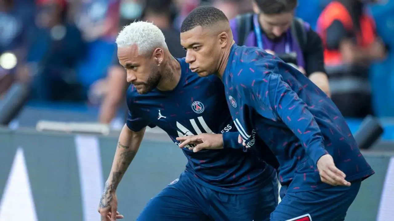 പാരീസില്‍ നിന്ന് 'സുല്‍ത്താനെ' റാഞ്ചാന്‍ ചെല്‍സി! പിഎസ്ജിയുമായി ഇടഞ്ഞ നെയ്മര്‍ക്ക് മോഹിപ്പിക്കുന്ന തുക