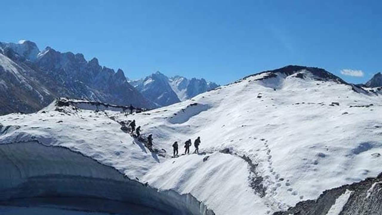 ಭಾರತದ ಹೆಮ್ಮೆಯ ಮಹಿಳೆ.. ಇತಿಹಾಸ ರಚಿಸಿದ ಕ್ಯಾಪ್ಟನ್ ಫಾತಿಮಾ ವಾಸಿಂ ಭಾರತದ ಹೆಮ್ಮೆಯ ಮಹಿಳೆ.. ಇತಿಹಾಸ ರಚಿಸಿದ ಕ್ಯಾಪ್ಟನ್ ಫಾತಿಮಾ ವಾಸಿಂ