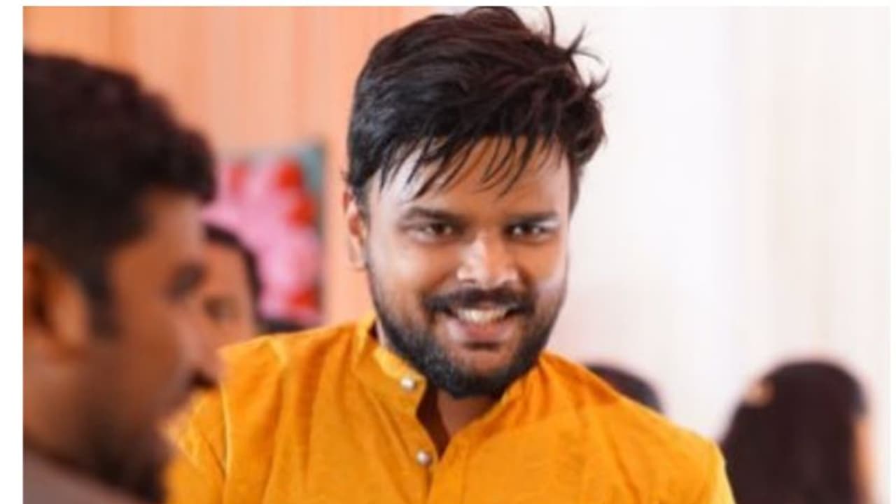 பிரபல விஜே மற்றும் சினிமா விமர்சகர் கௌஷிக் இளம் வயதில் மாரடைப்பால் மரணம்!