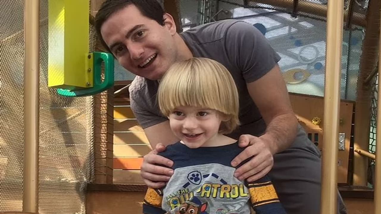 बिना शादी के 48 बच्चों का पिता बन चुका है ये शख्स, 'धंधा' जान लड़कियां नहीं भटकती पास बिना शादी के 48 बच्चों का पिता बन चुका है ये शख्स, 'धंधा' जान लड़कियां नहीं भटकती पास