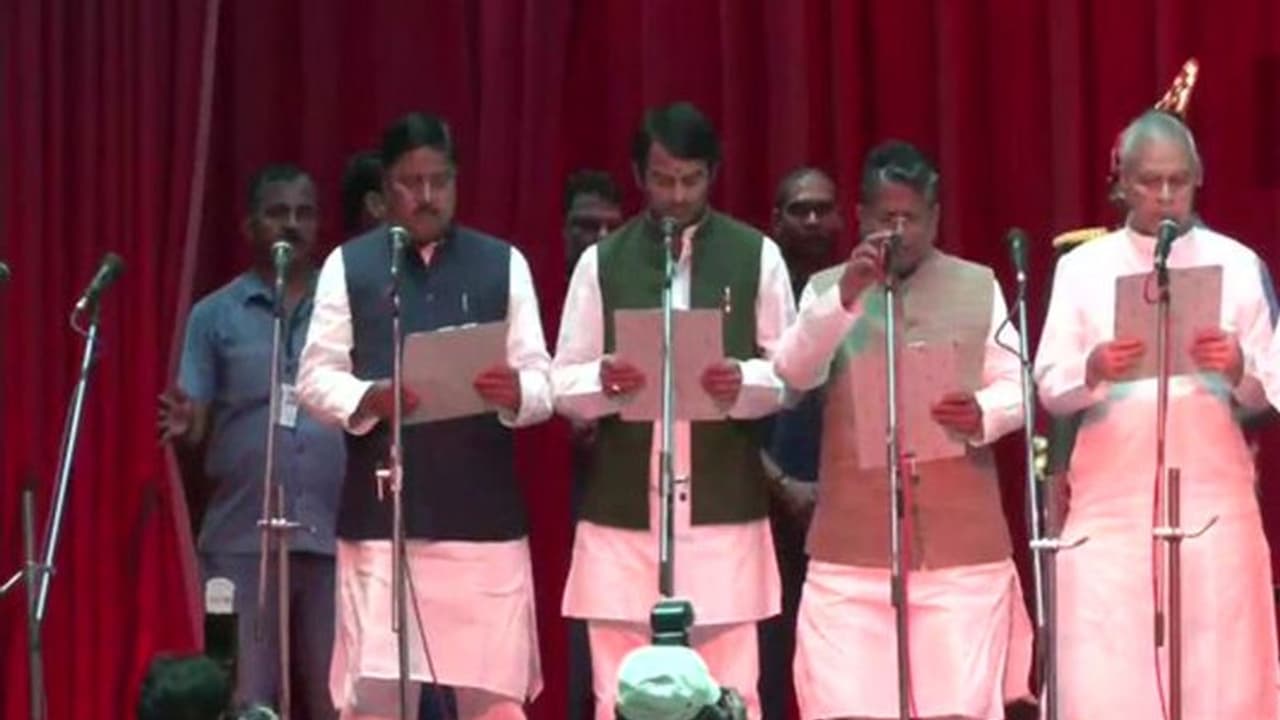 Bihar Cabinet: ಸಚಿವನಾಗಿ ಪ್ರಮಾಣ ವಚನ ಸ್ವೀಕರಿಸಿದ ಲಾಲೂ ಪ್ರಸಾದ್‌ ಹಿರಿಯ ಪುತ್ರ ತೇಜ್‌ ಪ್ರತಾಪ್‌!