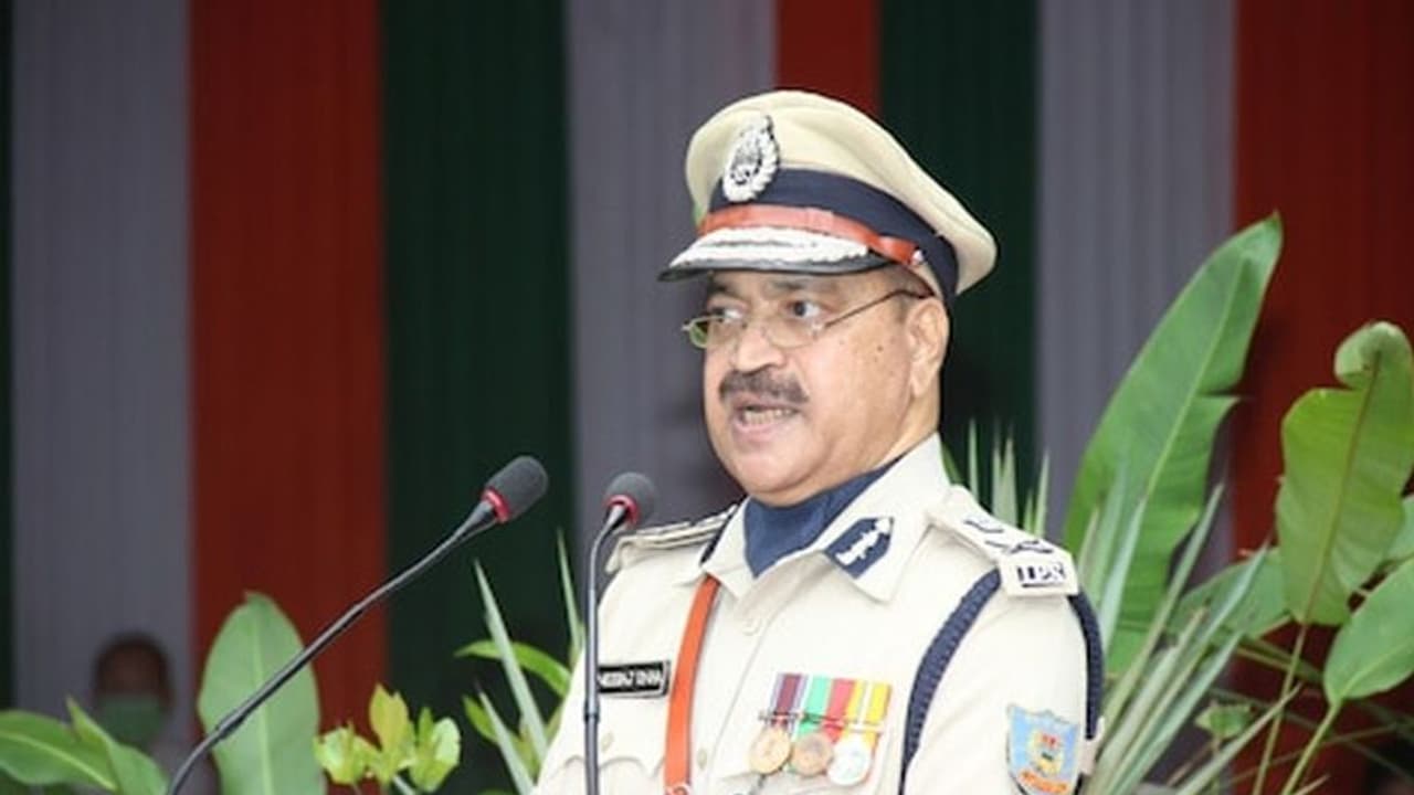 झारखंड में तीन साल में 4.48 करोड़ रुपए की धोखाधड़ी, 1526 नक्सली अरेस्ट 51 मारे गए झारखंड में तीन साल में 4.48 करोड़ रुपए की धोखाधड़ी, 1526 नक्सली अरेस्ट 51 मारे गए