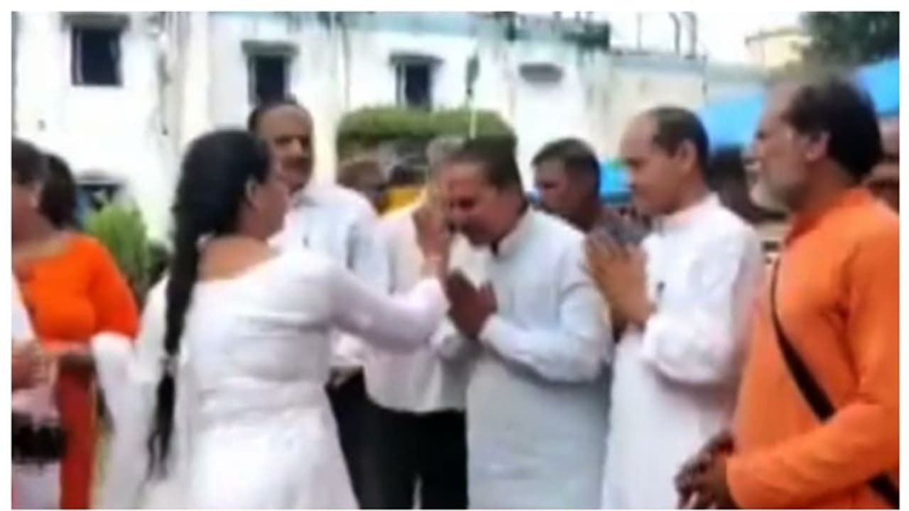 ബില്കിസ് ബാനു കേസ്: പ്രതികള്ക്ക് ശിക്ഷാ ഇളവ് നല്കിയതില് പ്രതിഷേധം ബില്കിസ് ബാനു കേസ്: പ്രതികള്ക്ക് ശിക്ഷാ ഇളവ് നല്കിയതില് പ്രതിഷേധം