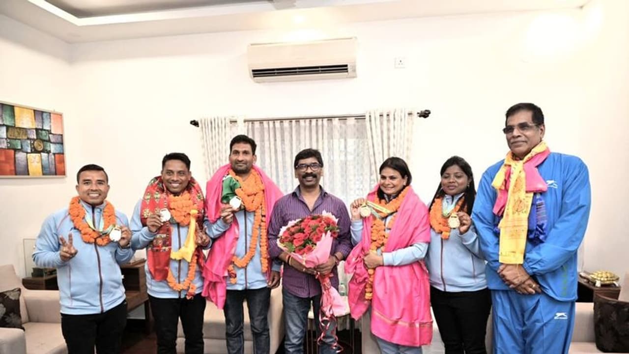 कॉमनवेल्थ 2022 में देश और झारखंड का नाम रोशन करने वाले सभी खिलाड़ियों का हुआ भव्य स्वागत, सीएम ने की मुलाकात