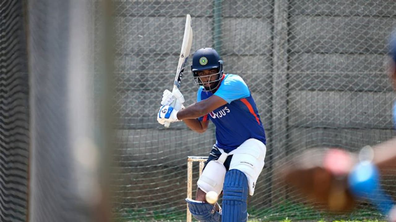 ദക്ഷിണാഫ്രിക്കയ്‌ക്കെതിരെ ആദ്യ ഏകദിനത്തില്‍ ഇന്ത്യക്ക് ടോസ്; സഞ്ജു ടീമില്‍, യുവതാരം അരങ്ങേറ്റത്തിന്