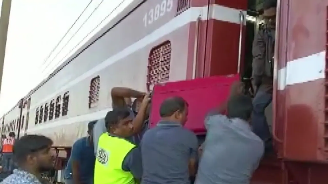 ಮಹಾರಾಷ್ಟ್ರದಲ್ಲಿ ಗೂಡ್ಸ್, ಪ್ಯಾಸೆಂಜರ್‌ ರೈಲು ಡಿಕ್ಕಿ: 50 ಕ್ಕೂ ಹೆಚ್ಚು ಪ್ರಯಾಣಿಕರಿಗೆ ಗಾಯ