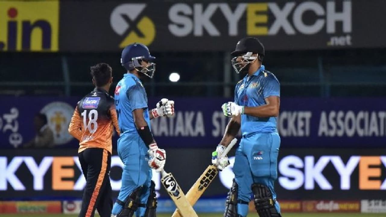 ಇಂದಿನಿಂದ ಮಹಾರಾಜ ಟ್ರೋಫಿ ಟಿ20 ಕದನ ಆರಂಭ; ಪ್ರಶಸ್ತಿಗಾಗಿ 6 ತಂಡಗಳ ನಡುವೆ ಕಾದಾಟ ಇಂದಿನಿಂದ ಮಹಾರಾಜ ಟ್ರೋಫಿ ಟಿ20 ಕದನ ಆರಂಭ; ಪ್ರಶಸ್ತಿಗಾಗಿ 6 ತಂಡಗಳ ನಡುವೆ ಕಾದಾಟ