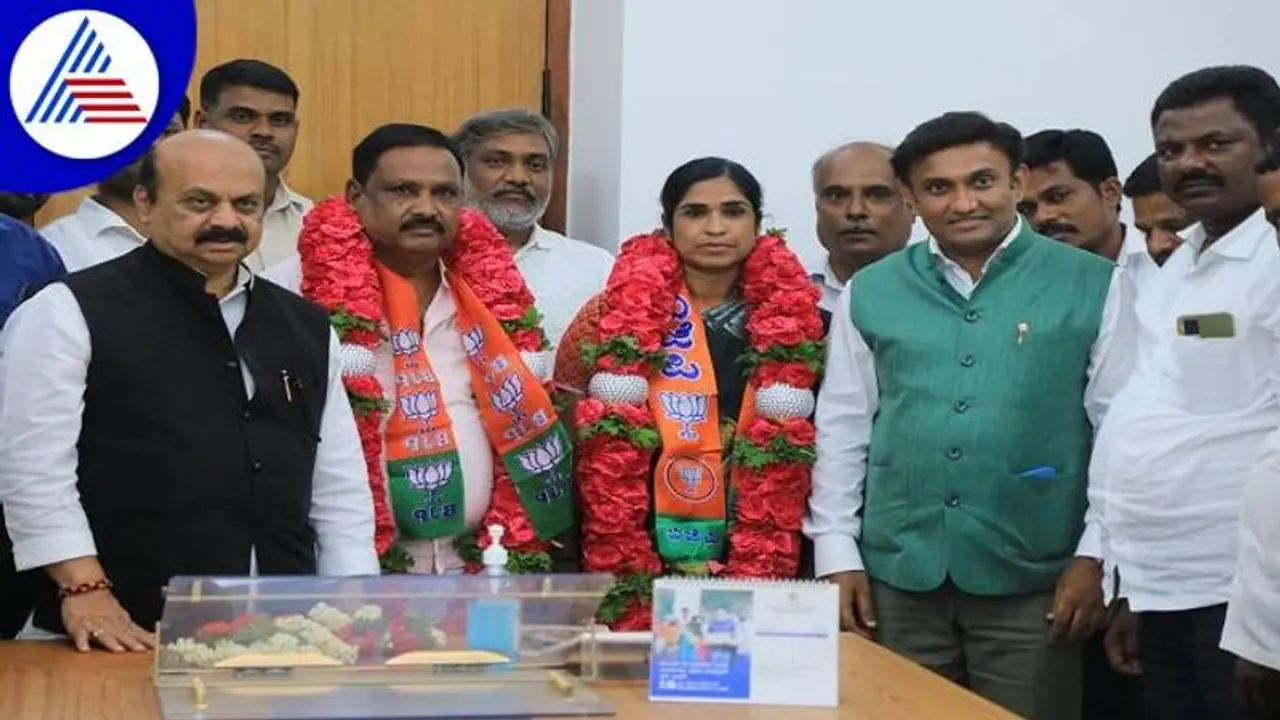 ಜನಪರ ಯೋಜನೆ ಮೆಚ್ಚಿ ಬಿಜೆಪಿ ಸೇರಿದ 'ಕೈ' ನಾಯಕಿ: ಕಾಂಗ್ರೆಸ್ಗೆ ಮುಖಭಂಗ ಜನಪರ ಯೋಜನೆ ಮೆಚ್ಚಿ ಬಿಜೆಪಿ ಸೇರಿದ 'ಕೈ' ನಾಯಕಿ: ಕಾಂಗ್ರೆಸ್ಗೆ ಮುಖಭಂಗ