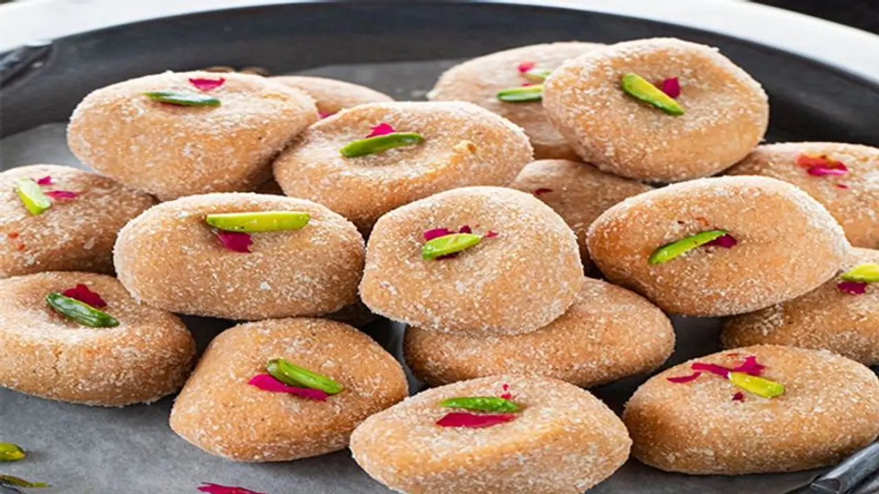 Janmashtami 2022: मथुरा में ऐसे बनाए जाते है पेड़े, मिलाया जाता है ये सुपर इंग्रीडिएंट Janmashtami 2022: मथुरा में ऐसे बनाए जाते है पेड़े, मिलाया जाता है ये सुपर इंग्रीडिएंट