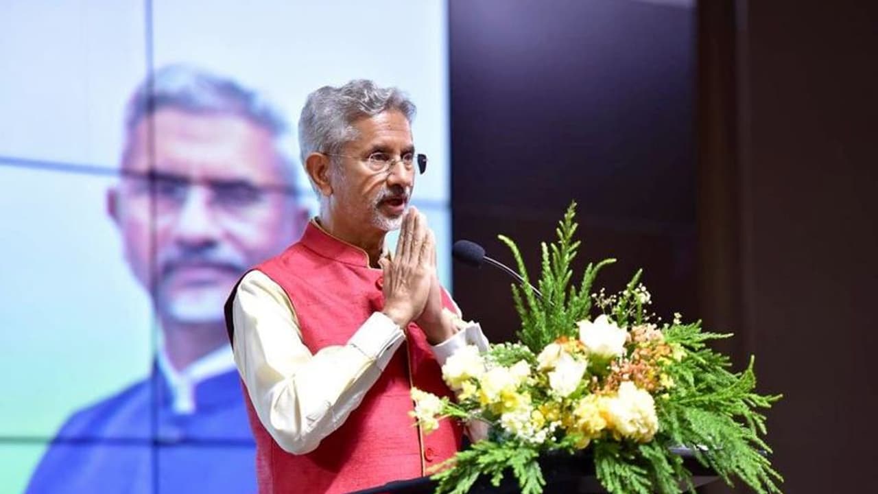 रूस से कच्चा तेल क्यों खरीद रहा भारत...जयशंकर ने अमेरिका को दिया करारा जवाब, पढ़ें विदेश मंत्री ने क्या कहा रूस से कच्चा तेल क्यों खरीद रहा भारत...जयशंकर ने अमेरिका को दिया करारा जवाब, पढ़ें विदेश मंत्री ने क्या कहा