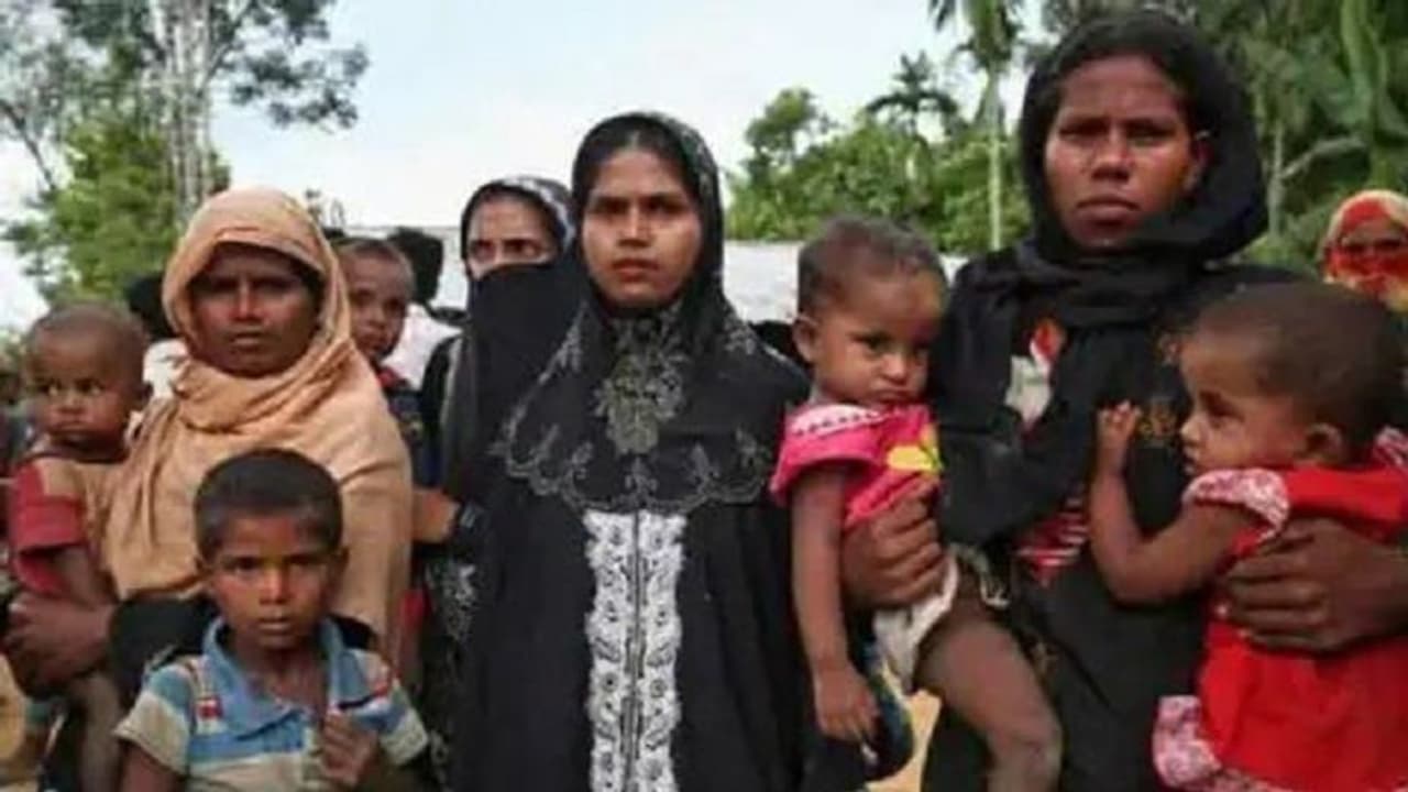 गृह मंत्रालय ने किया स्पष्ट, दिल्ली में रोहिंग्या शरणार्थियों को EWS फ्लैट देने का कोई निर्देश नहीं गृह मंत्रालय ने किया स्पष्ट, दिल्ली में रोहिंग्या शरणार्थियों को EWS फ्लैट देने का कोई निर्देश नहीं