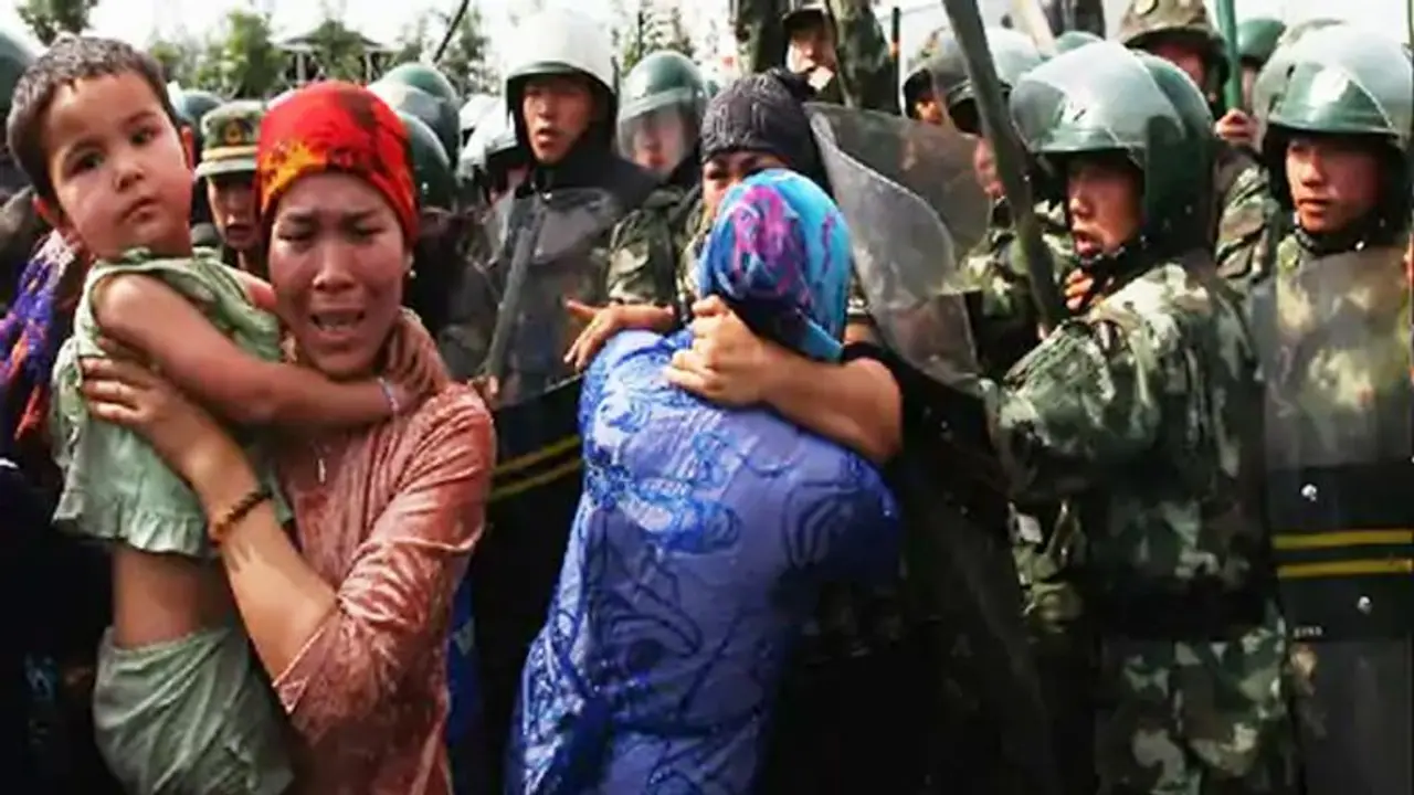 नमाज दाढ़ी पर पाबंदी, आंख में पट्टी बांध ले जाते हैं डिटेंशन सेंटर, चीन में ऐसी है उइगर मुसलमानों की हालत