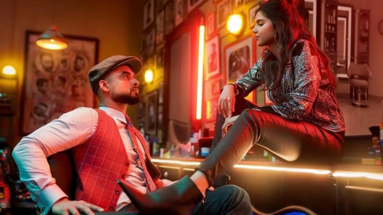 'നീ ഇന്റര്‍നാഷണല്‍ ചാമ്പ്യന്‍ഷിപ്പാണേല്‍ ഞാന്‍ ലയണല്‍ മെസിയ'; 'തല്ലുമാല' തുപാത്തു ഗാനമെത്തി