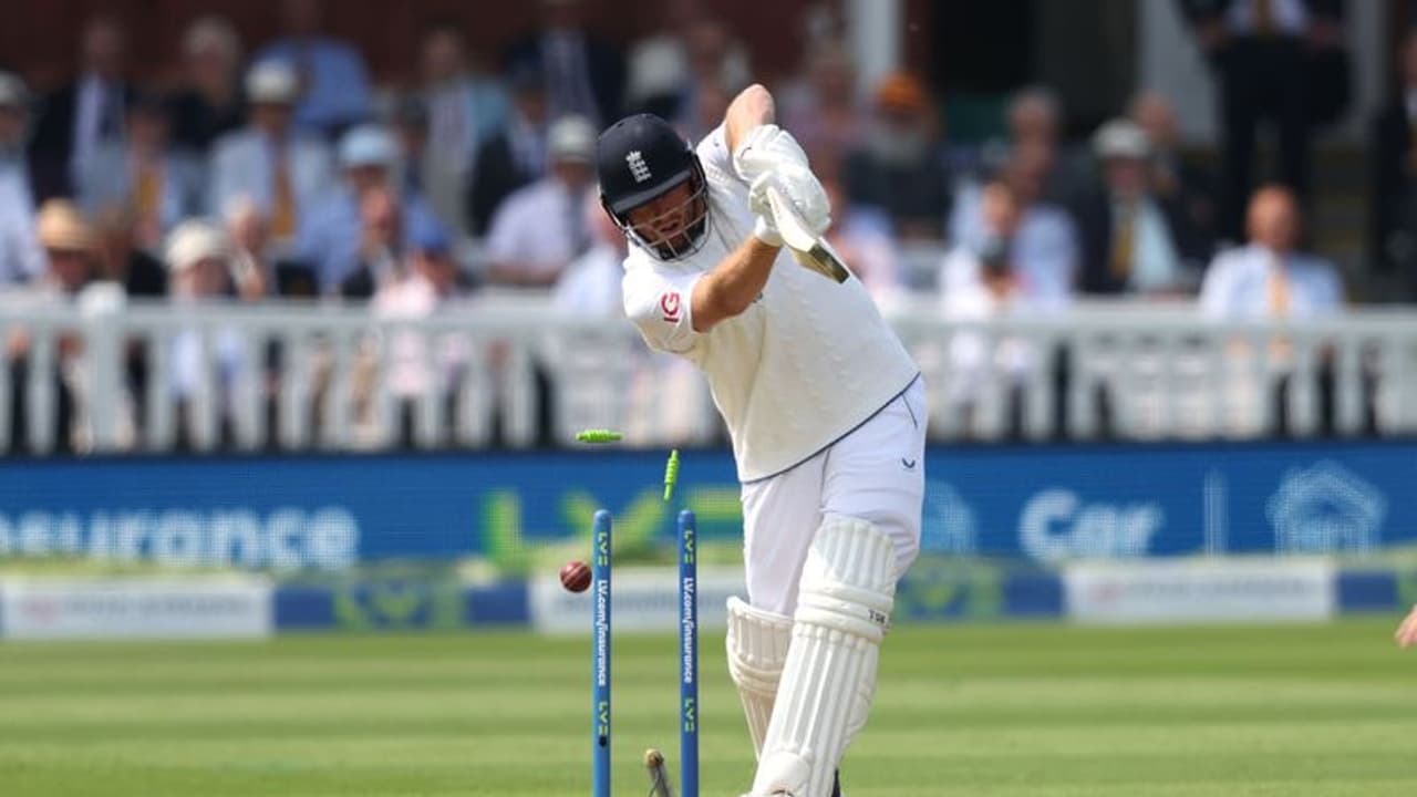 ഇംഗ്ലണ്ടിന്റെ നടുവൊടിച്ച് ദക്ഷിണാഫ്രിക്കന് പേസര്മാര്, ആദ്യ ടെസ്റ്റില് ബാറ്റിംഗ് തകര്ച്ച ഇംഗ്ലണ്ടിന്റെ നടുവൊടിച്ച് ദക്ഷിണാഫ്രിക്കന് പേസര്മാര്, ആദ്യ ടെസ്റ്റില് ബാറ്റിംഗ് തകര്ച്ച