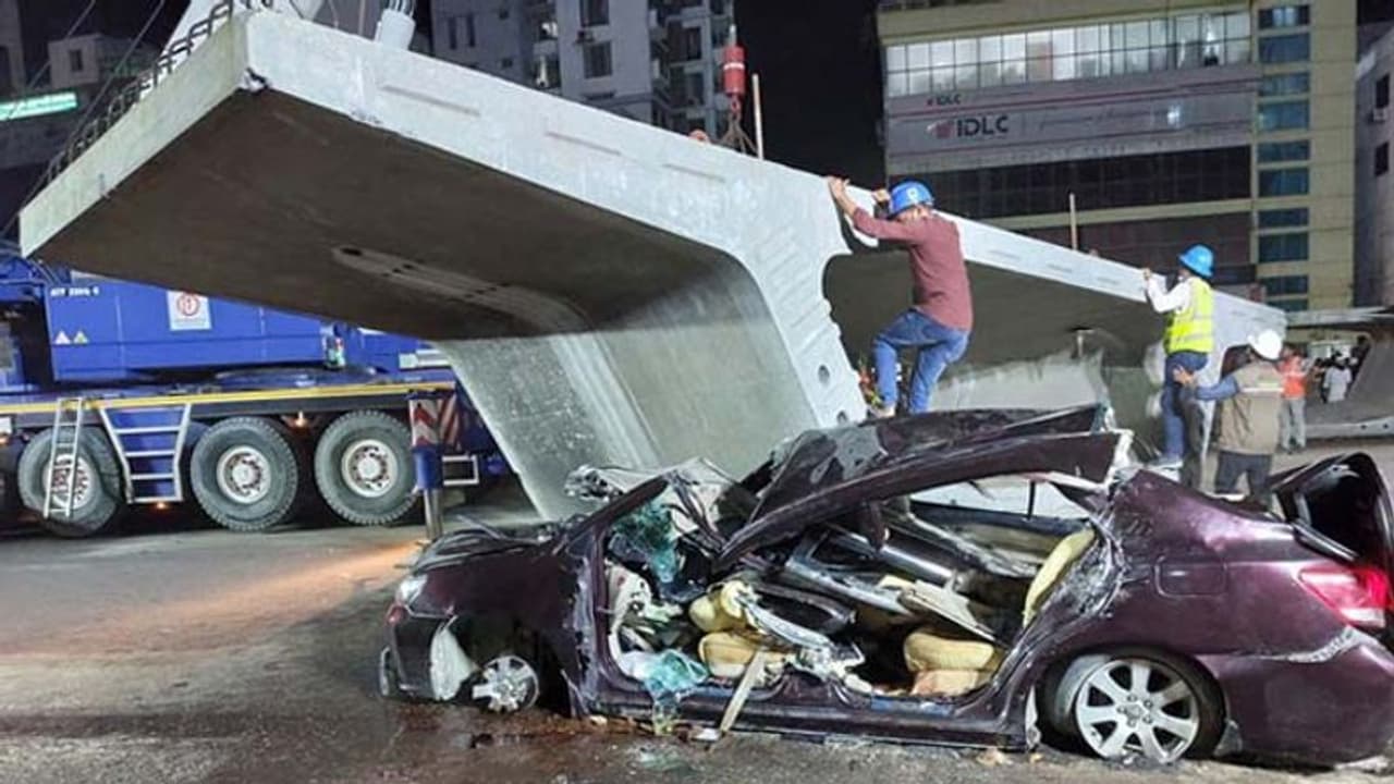बांग्लादेश में Horrible Accident: पैसा बचाने के चक्कर में ऐसी भयंकर लापरवाही, प्रोजेक्ट से जुड़े 9 लोग अरेस्ट बांग्लादेश में Horrible Accident: पैसा बचाने के चक्कर में ऐसी भयंकर लापरवाही, प्रोजेक्ट से जुड़े 9 लोग अरेस्ट