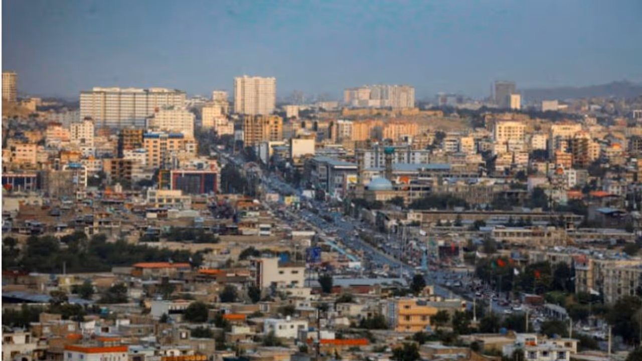 കാബൂളിലെ പള്ളിക്കകത്തെ സ്ഫോടനം: കൊല്ലപ്പെട്ടവരിൽ അഞ്ച് കുട്ടികളുമെന്ന് സംശയം, മരണം മുപ്പത് കടന്നു കാബൂളിലെ പള്ളിക്കകത്തെ സ്ഫോടനം: കൊല്ലപ്പെട്ടവരിൽ അഞ്ച് കുട്ടികളുമെന്ന് സംശയം, മരണം മുപ്പത് കടന്നു