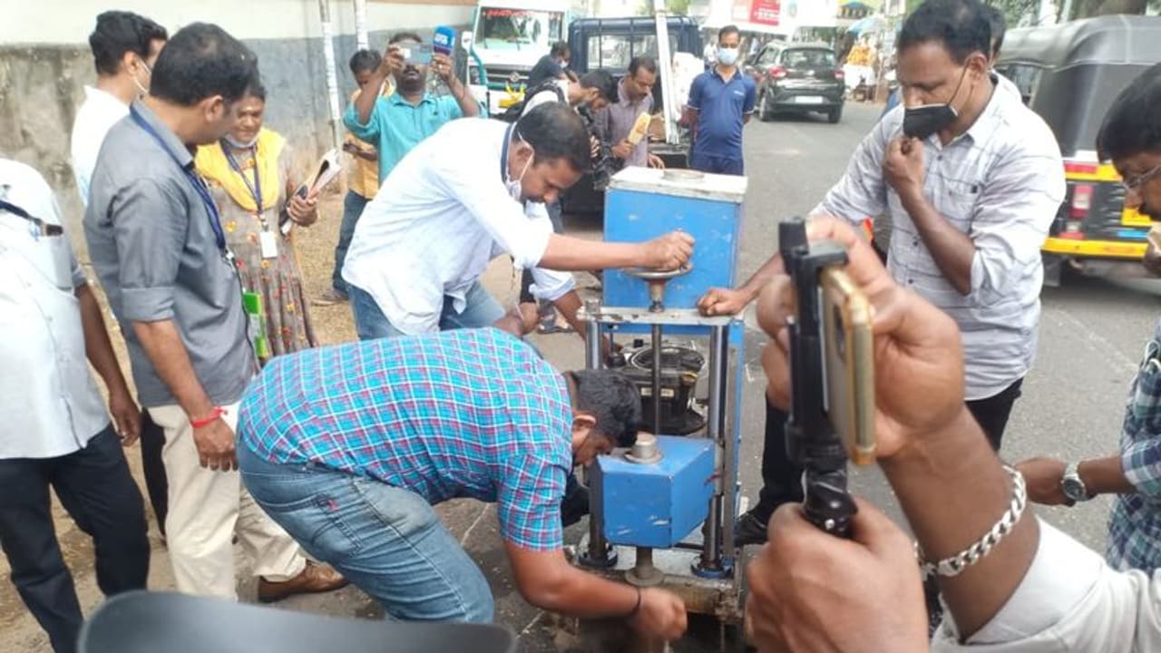 റോഡ് നിര്‍മാണത്തിൽ ക്രമക്കേട് : ഉദ്യോഗസ്ഥര്‍ക്കും കരാറുകാര്‍ക്കുമെതിരെ കേസ്, നടപടിക്കും ശുപാര്‍ശ നൽകി വിജിലൻസ്