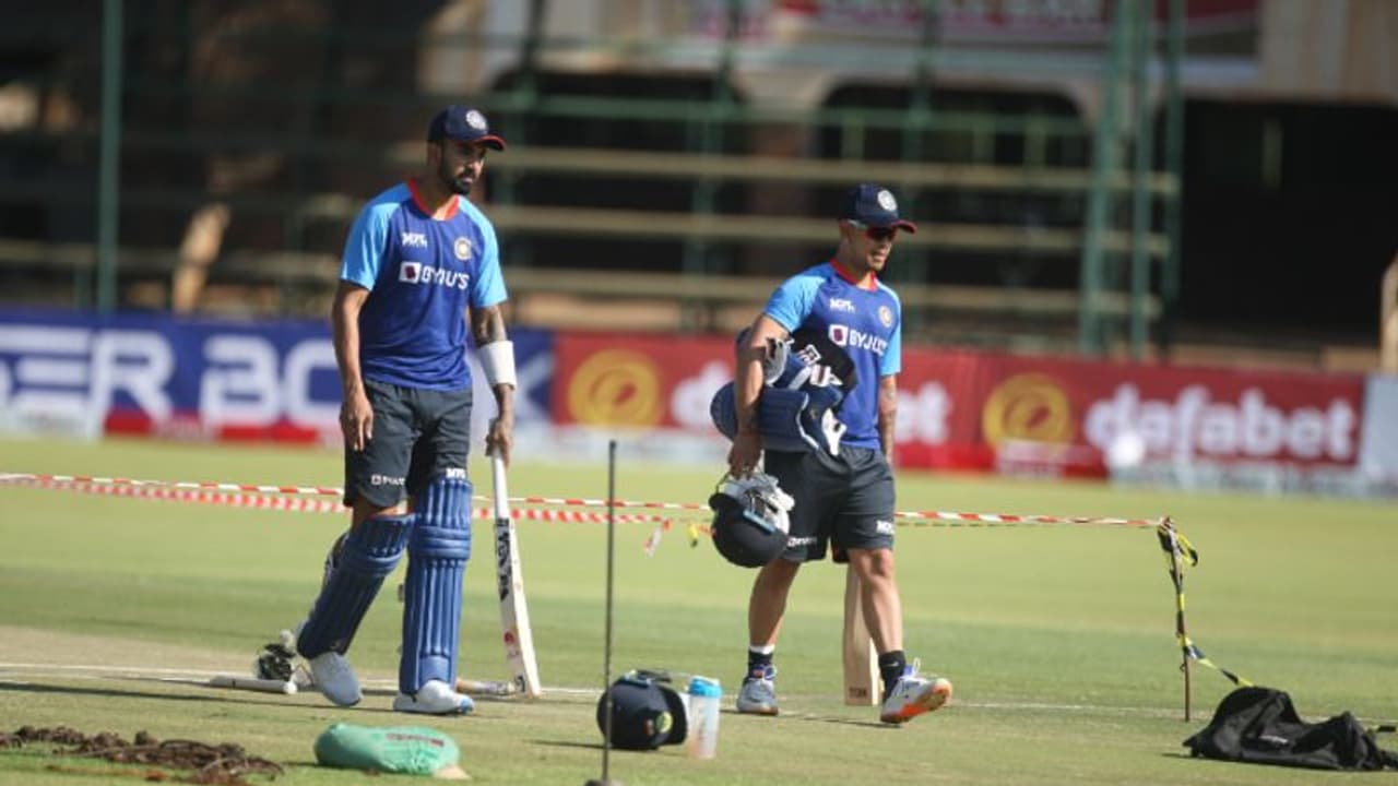 രാഹുല് കളിക്കേണ്ടതില്ല! പാകിസ്ഥാനെതിരെ ഏഷ്യാ കപ്പിനുള്ള ഇന്ത്യയുടെ പ്ലയിംഗ് ഇലവന് പ്രവചിച്ച് മുന് നായകന് രാഹുല് കളിക്കേണ്ടതില്ല! പാകിസ്ഥാനെതിരെ ഏഷ്യാ കപ്പിനുള്ള ഇന്ത്യയുടെ പ്ലയിംഗ് ഇലവന് പ്രവചിച്ച് മുന് നായകന്