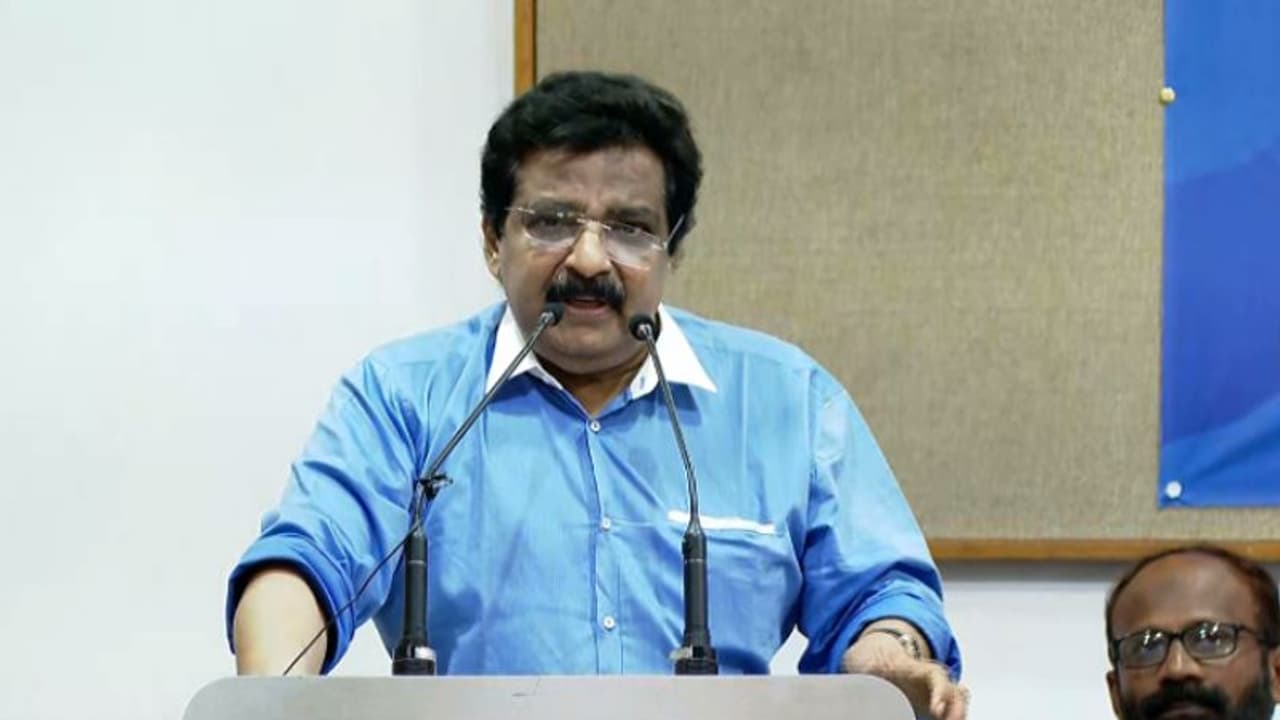 'ജൻഡർ ന്യൂട്രലിറ്റി വന്നാൽ പോക്സോ നിഷ്പ്രഭം ആകുമെന്നാണ് പറഞ്ഞത്, ഇസ്ളാമിസ്റ്റാക്കിയാലും കുഴപ്പമില്ല' 'ജൻഡർ ന്യൂട്രലിറ്റി വന്നാൽ പോക്സോ നിഷ്പ്രഭം ആകുമെന്നാണ് പറഞ്ഞത്, ഇസ്ളാമിസ്റ്റാക്കിയാലും കുഴപ്പമില്ല'